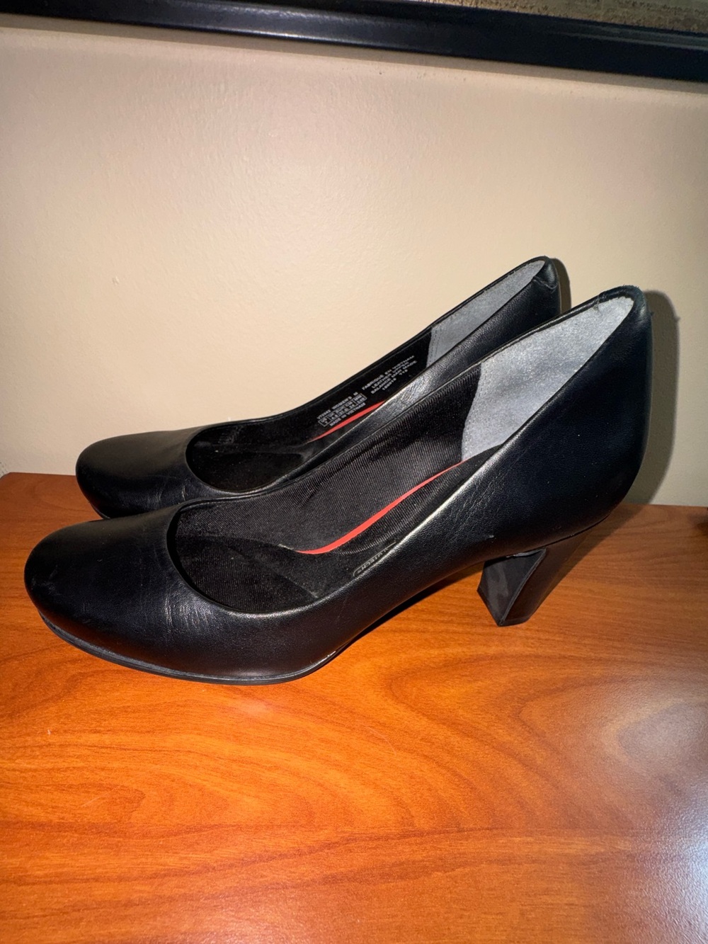 Rockport Total Motion Comfort Heels in Black Size 7. NEW without box.